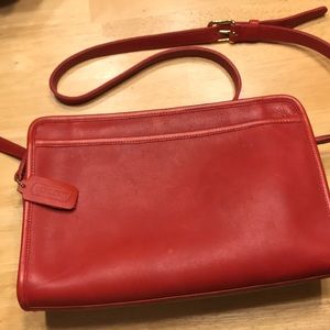 Coach vintage shoulder bag. Red Leather.
